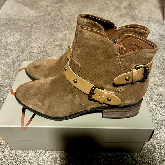 Crown Vintage Shoes - Crown Vintage Roberta suede ankle boots